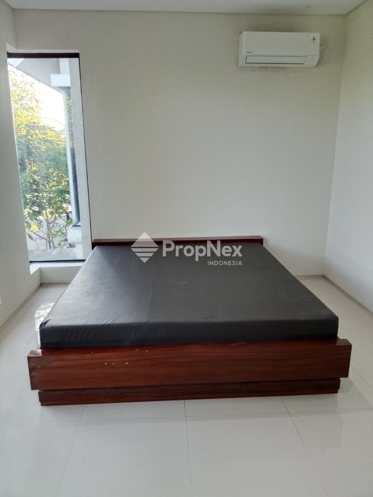 DIJUAL / DISEWAKAN – Rumah 2 Lantai North West Hill — foto 7